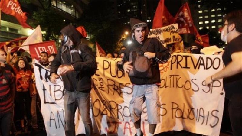 brazil_transit_protest_against_privatization.jpg 