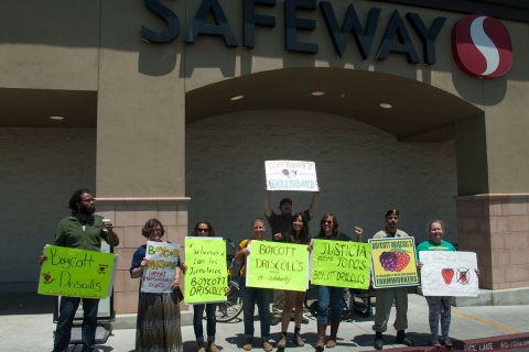 480_boycott-driscolls-watsonville-safeway_18_7-2-16.jpg
