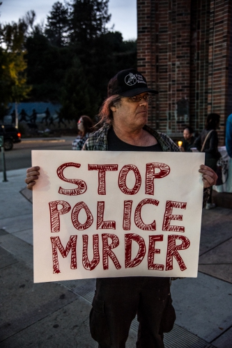sm_sean-smith-arlt-vigil-6-stop-police-murder.jpg