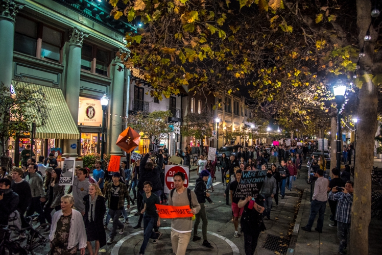 sm_anti-trump-protest-santa-cruz-14-pacific-avenue.jpg 