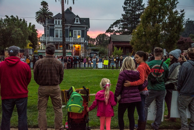 sm_anti-trump-protest-santa-cruz-3.jpg 