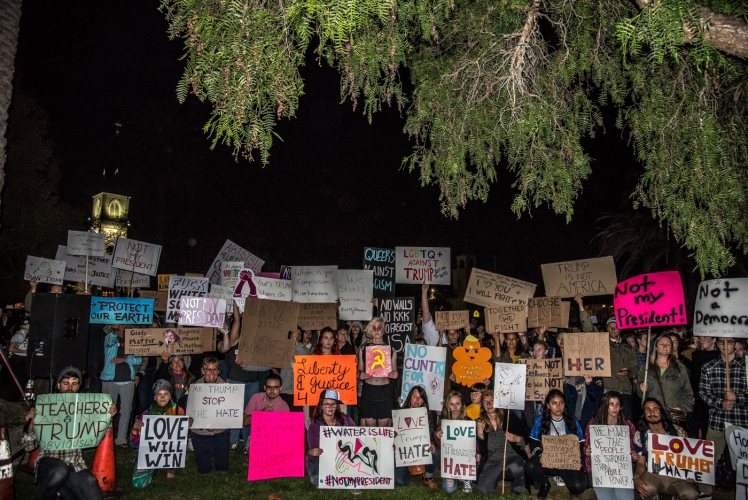 sm_anti-trump-protest-santa-cruz-8.jpg 