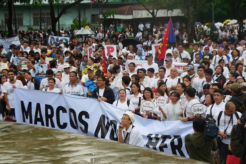 2016-philippines-marcos-protest.jpg 