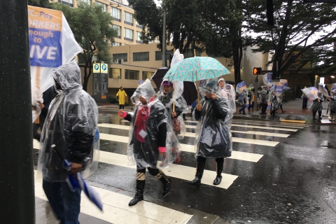 480_ibt2010_ucsf_strike_picket1-10-17_1.jpg