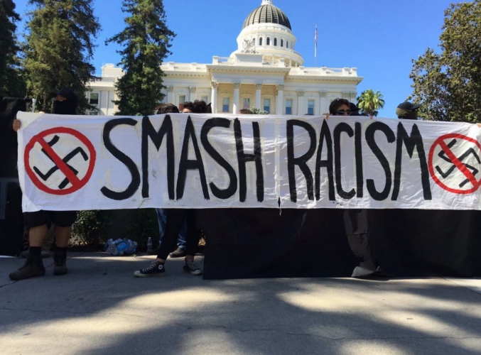 sm_smash_racism_fascism.jpg 