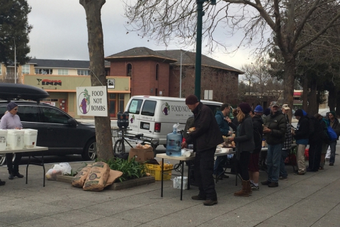 480_food_not_bombs_santa_cruz_1.jpg