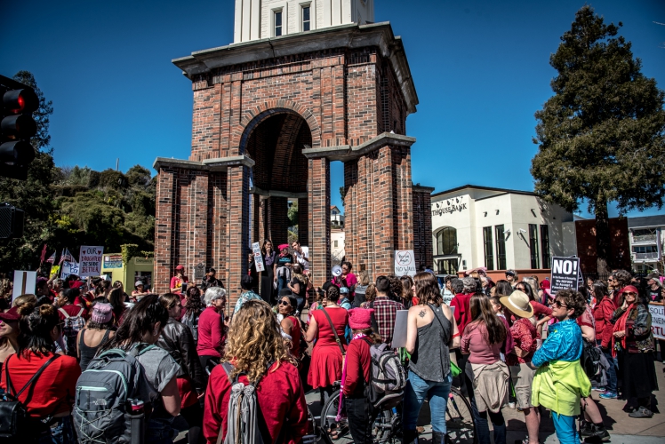 sm_international-womens-day-strike-santa-cruz-2017-29-town-clock.jpg 