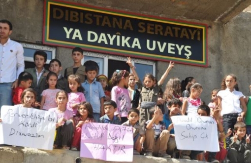 turkey_kurdish_teachers_and_children_protest_gov_attacks.jpg 