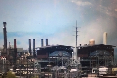 480_oil_refinery_pollution_1.jpg