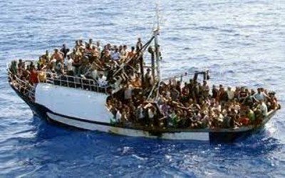 refugees-boat-400x250.jpg 
