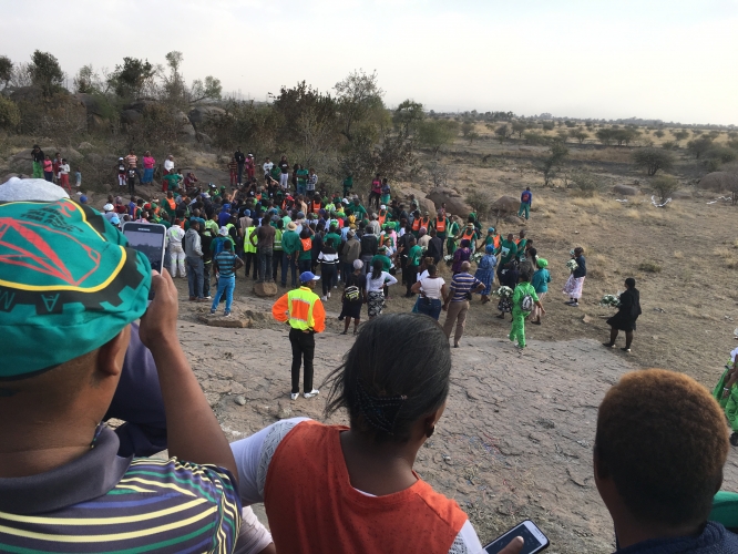 sm_sa_marikana_miners_families_visit_murder_sitesite8-16-17.jpg 