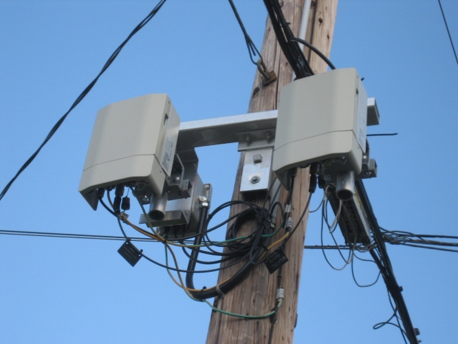 sm_small-cellls-mounted-on-telephone-pole.jpg 