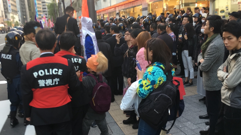 sm_japan_police_arrest_trump11-5-17.jpg 