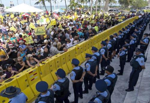 puerto_rican_teachers_workers_protest_privatization.jpg 