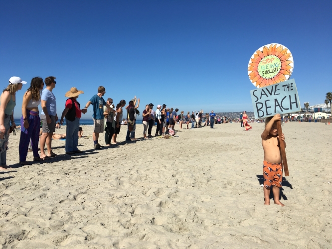 sm_offshore_oil_drilling_protest_san_diego_3.jpg 