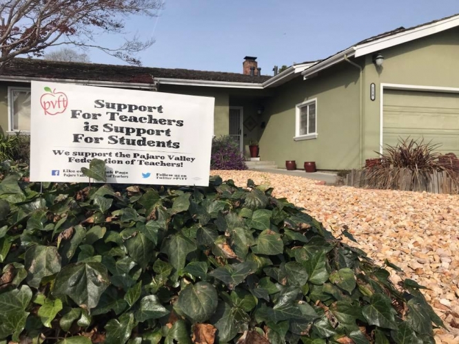 sm_pajaro_valley_federation_of_teachers_yard_sign.jpg 