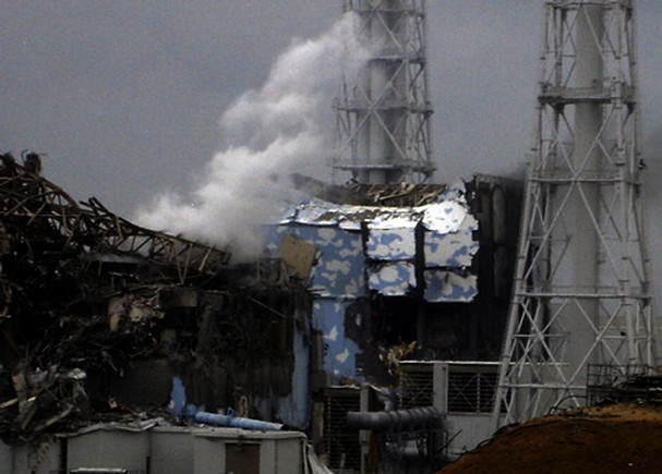 fukushima_radioactive_smoke.jpg 