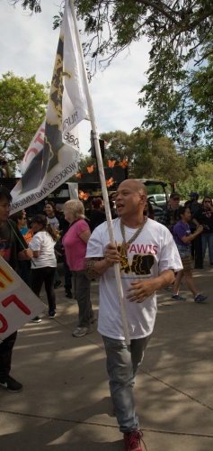 sm_workerssjpilipinowflag.jpg