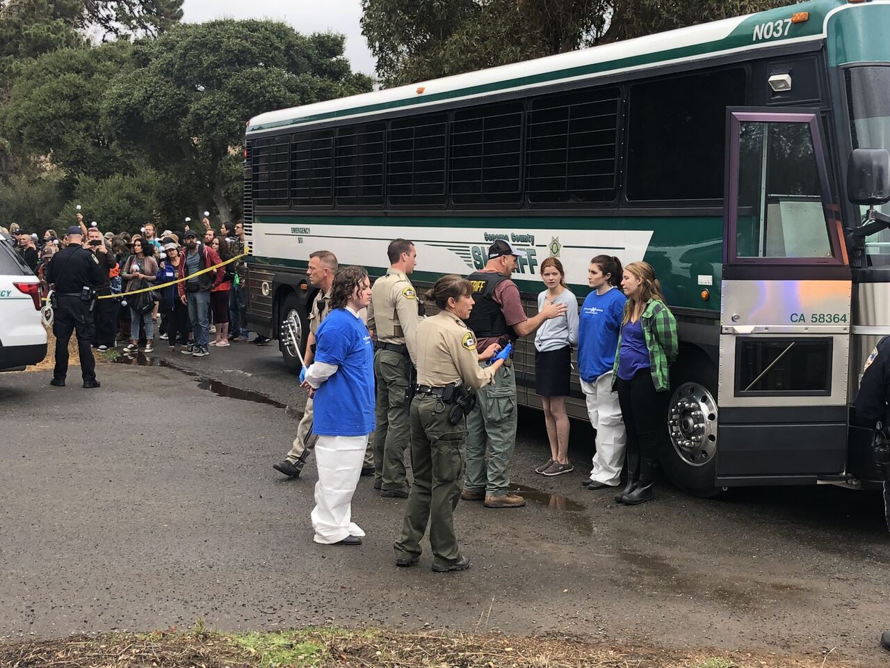 sm_dxe_petaluma_20180929__jailbus.jpg 