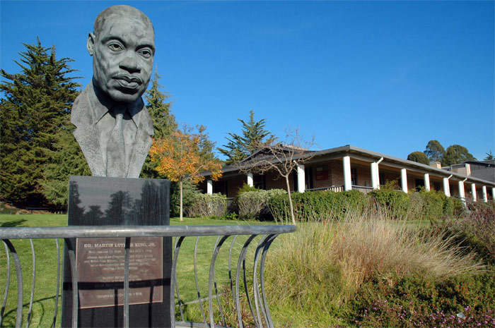 martin_luther_king_statue_cabrillo_college.jpg 