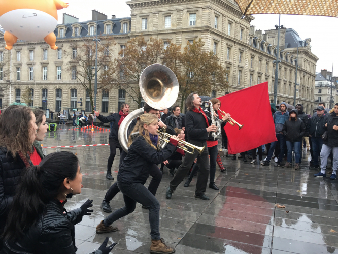 sm_paris_music_protest_trump11-11-18.jpg 