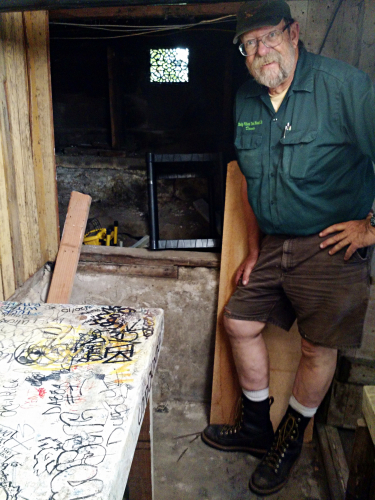 sm_dennis_in_the_basement_img_20160608_150958968.jpg 