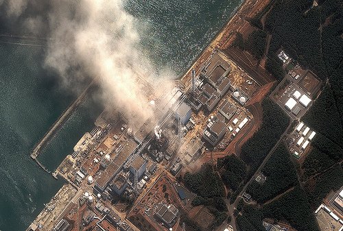 fukushima-daiichi_smoke-1.jpg 