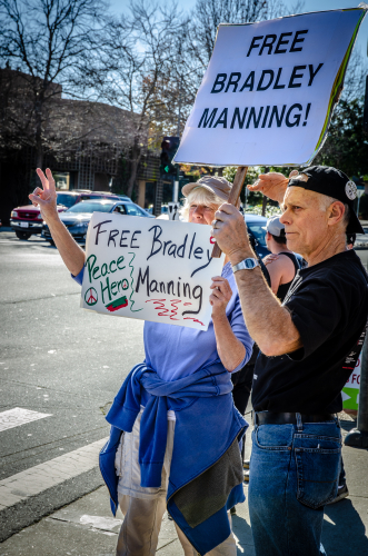 sm_5-sherry-conable-bradley-manning.jpg