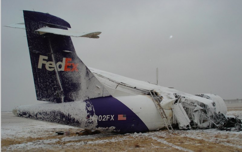 sm_fedex_plane_wrecked.jpg 