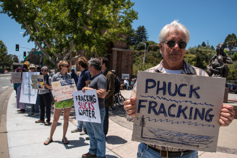 480_climate-mobilization-rally-santa-cruz-2-fracking_1.jpg