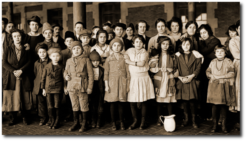 sm_immigrant-children-ellis-island.jpg 