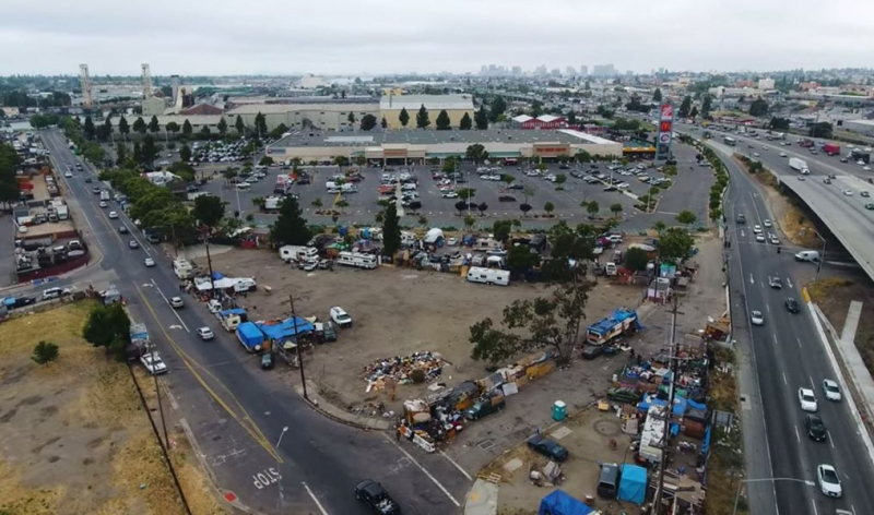 sm_homedepotoperation_support_curbside_community_oakland.jpg 