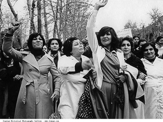 sm_iranian_women_demonstrating_against__1979_enforced_hijab-1.jpg 