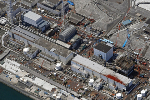 480_fukusihma_reactors_close_up_1.jpg