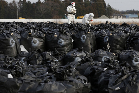 480_japan_fukushima-waste-bags-reuters.jpg