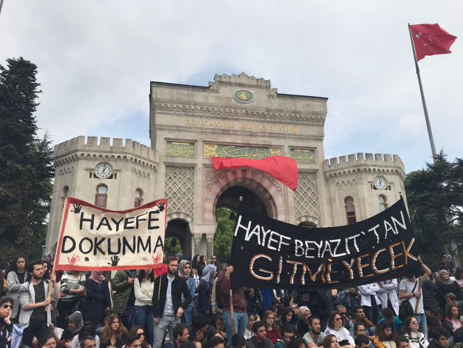 sm_turkey_istanbul_university_privatization_protest.jpeg 