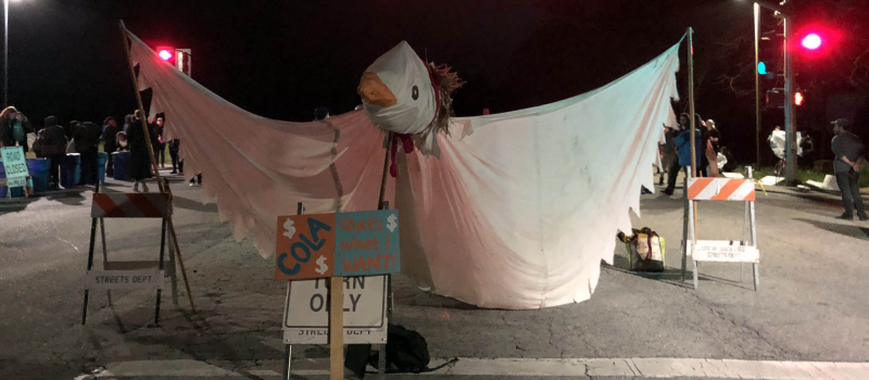 sm_giant-goose-puppet-ucsc-march-5-2020.jpg 