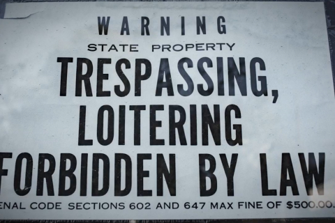 480_warningstatepropertytrespassingforbiddenbylaw_caltrans.jpg