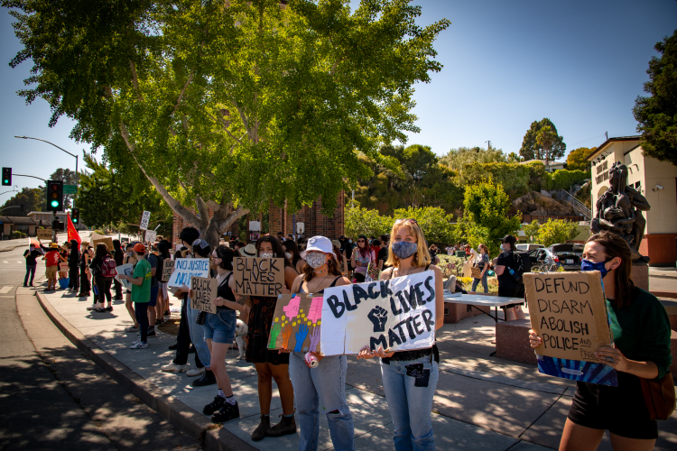 sm_anti_fourth_of_july_block_part_march_santa_cruz_4th_2020_-_1_town_clock.jpg 