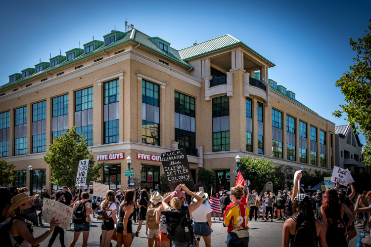 sm_anti_fourth_of_july_block_part_march_santa_cruz_4th_2020_-_3_university_town_square.jpg 