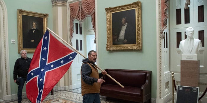 trump_insurrection_confederate_flag.jpeg 