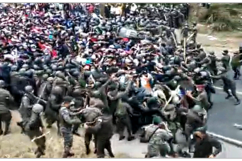 480_honduran_troops_block_migrants.jpg 