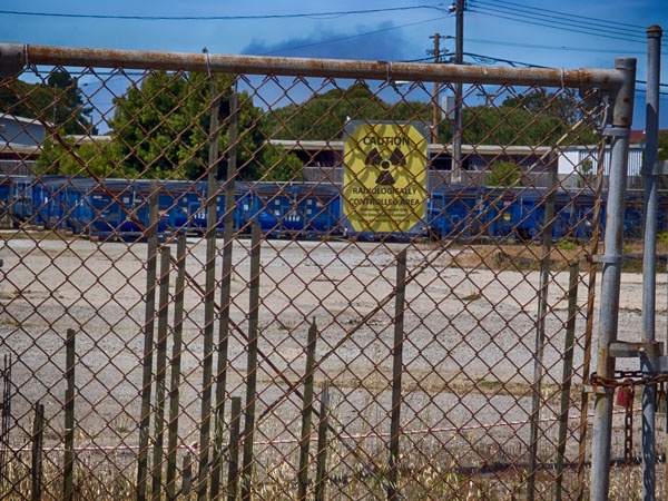 treasure_island_fence_radiation.jpg 