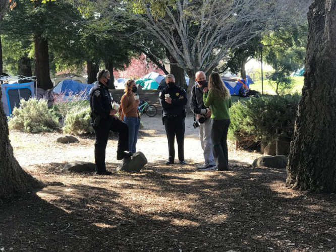 sm_police_chief_andrew_mills_santa_cruz_san_lorenzo_park_homeless_camp.jpg 