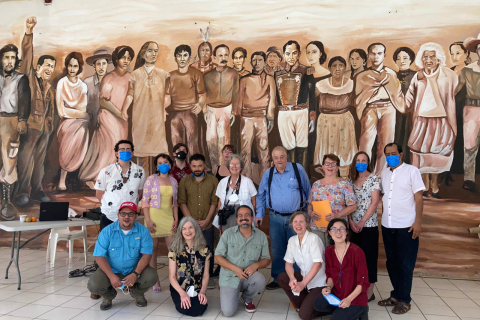 480_nicaragua_delegation_and_mural_1.jpg