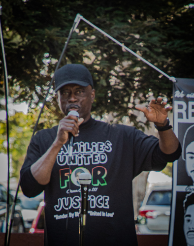 sm_24._cephus_johnson__uncle_of_oscar_grant__killed_january_2009_in_oakland__urges_the_crowd_to_support_legislative_actions.jpg 