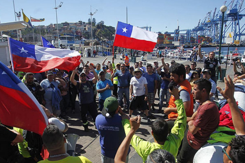 480_chile-port-strike-in-valparaiso-_1_1.jpeg