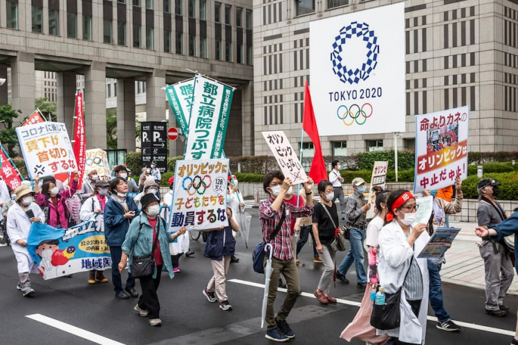 sm_japan_no_nuke_march_tokyo_city_hall.jpeg 