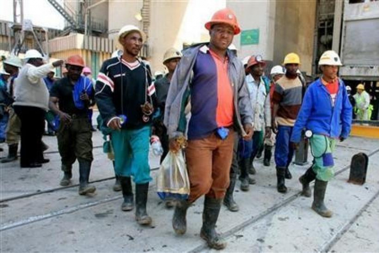 sm_namibia_rossing_miners.jpg 