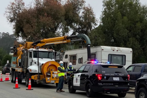 480_oversized-recreational-vehicle-ordinance-santa-cruz-city-council-police-tow-rv-ban_1.jpg